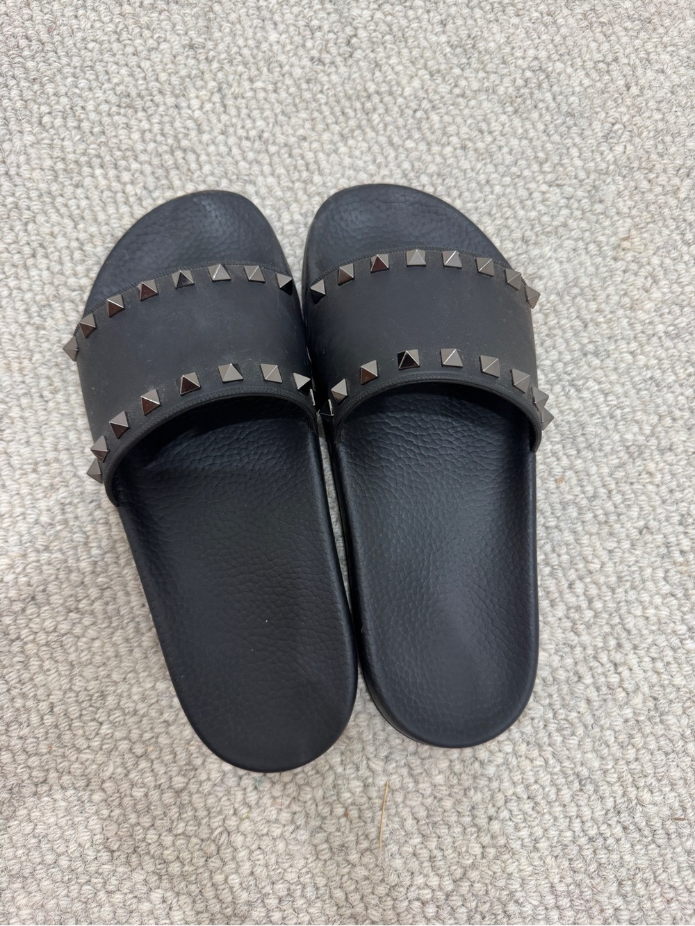 Valentino Rockstud rubber pool slides